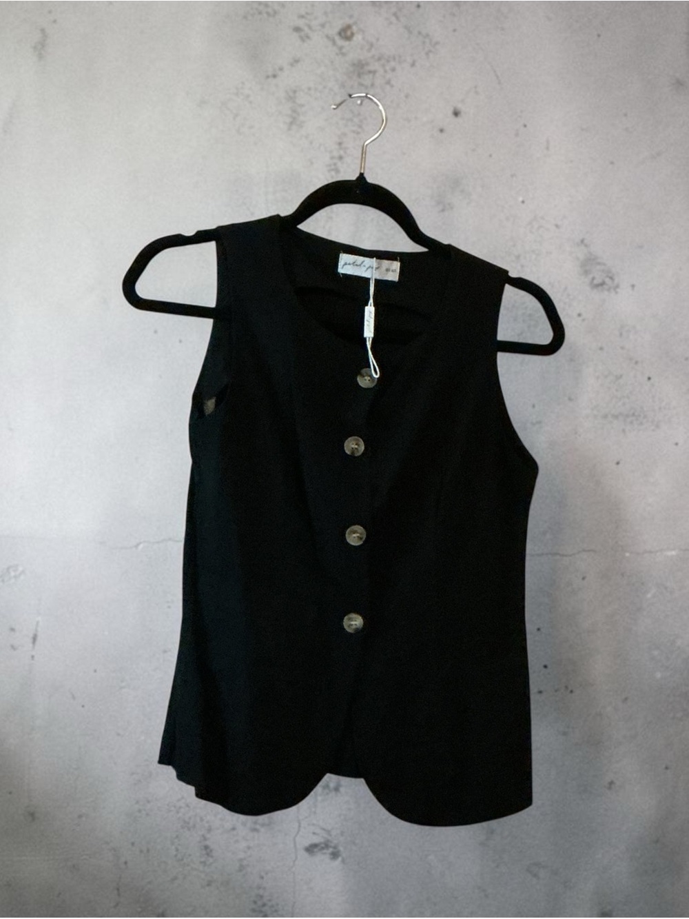 Petal & Pup Black Sleeveless Button-Front Top